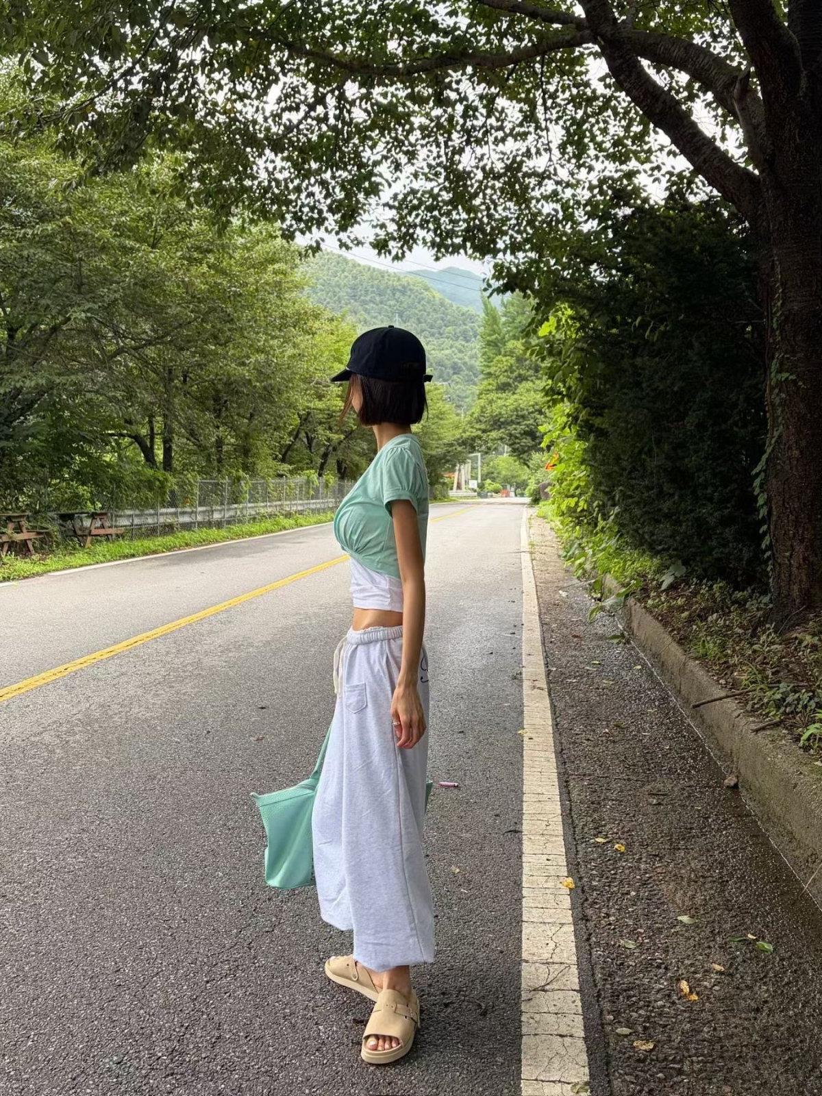 大V領單扣短上衣